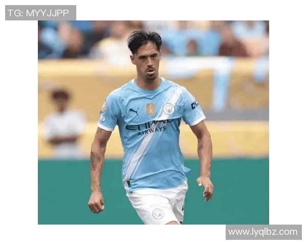 从踢泥巴球到绿茵场巨星 足球球员童年与成名后的蜕变之路 从踢泥巴球到绿茵场巨星 足球球员童年与成名后的蜕变之路