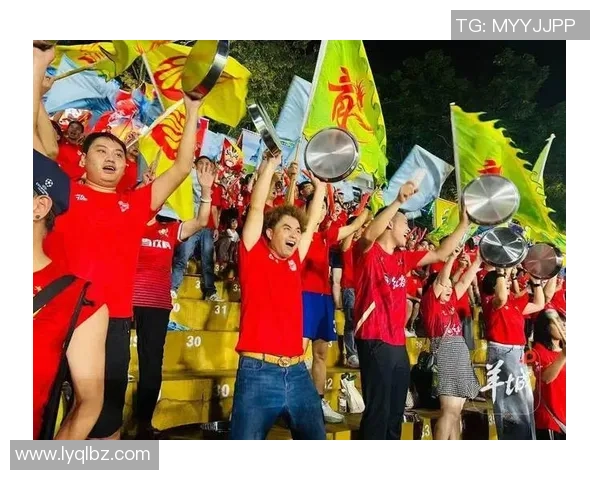 足坛巨星神进球震撼全场引爆激情点燃无数球迷热血瞬间