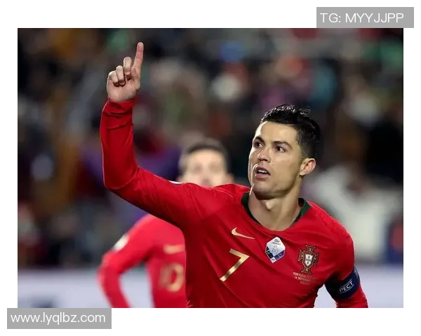 长跑球星跨界绿茵赛场展现惊人耐力引爆足球新激情